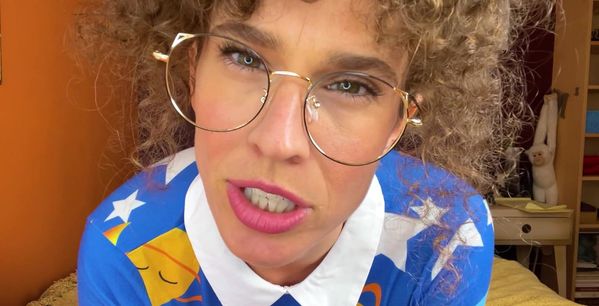 VibeWithMommy: Macecha miluje ponižování svých sladkých chlapců, kterým se to líbí