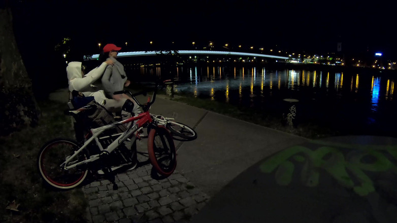 DedeDeville: Naprawdę Ryzykowny I Szybki Amatorski Seks Publicznie Z Moim Przyrodnim...