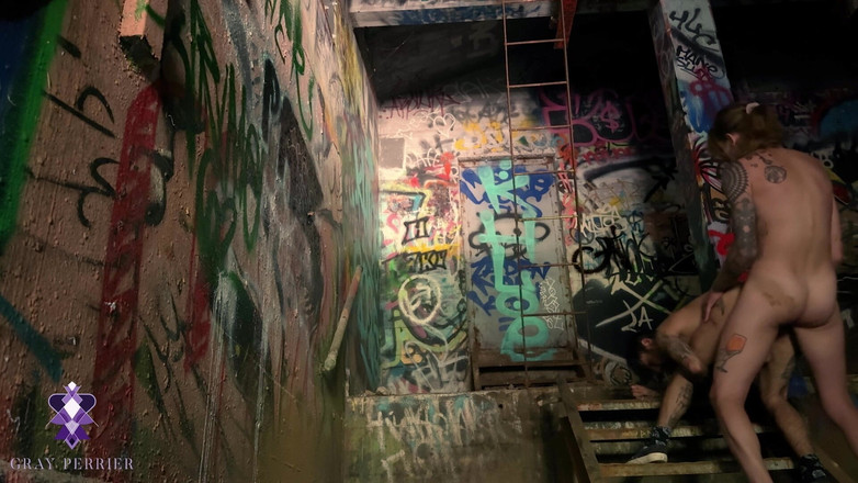 Gray Perrier: Awek transeksual ditangkap mengongkek seorang lelaki transeksual di bangunan terbiar