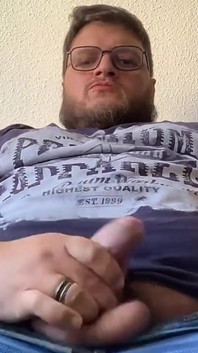 Niedźwiedź palenie i ręczna robota
