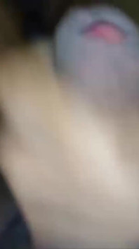 Istri sahabatku minta aku fingering memeknya