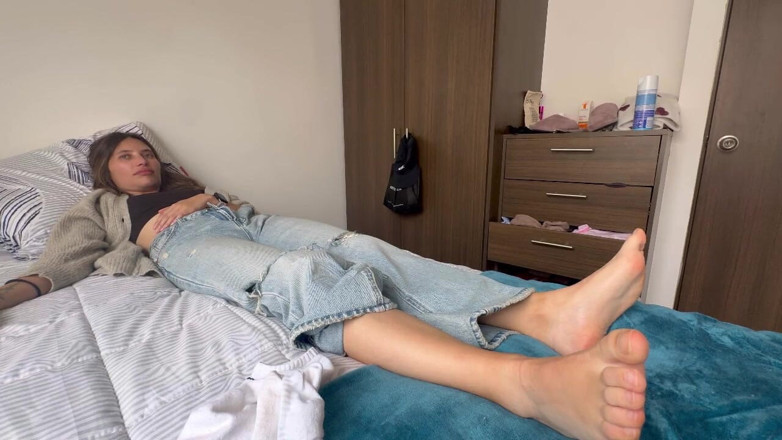 scarlettandc: Mi Amiga Y Yo Gozamos De Su Fetiche De Humillarme...