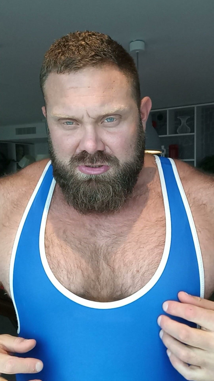 JackStacked: Jack stacked - dominante papá musculoso luchando con tira de singles...