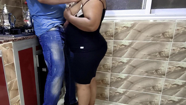 yousra egyptian bbw: Hydraulik przeleciał mnie w kuchni ssałem wielki kutas mój mąż...