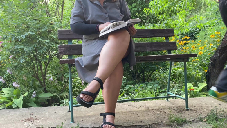 OurFetishLife: Hot haughty neighbor milking me outdoors