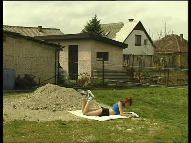 Crispy Teens: Sıska kızıl saçlı genç kız atölyede sikiliyor
