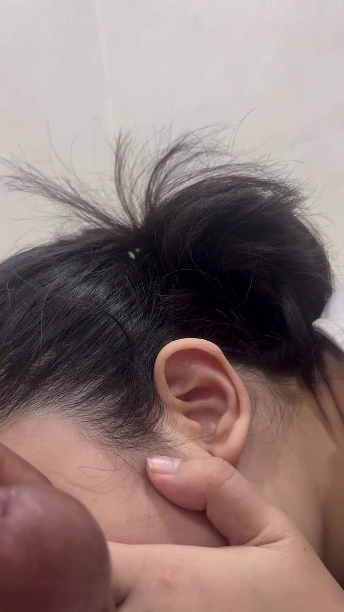 Mommy Puchong: Uwielbiam jego wielkiego kutasa w ustach