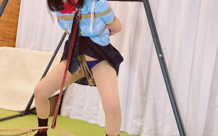 ushirosugatanomiki: Female Police Officer Training - Front Side-