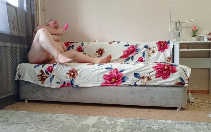 Zona901: Mother-in-law Spends Time Masturbating Her Big Hairy Pussy with Toys