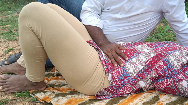 Laxi ammu: Romance de sexo caliente al aire libre