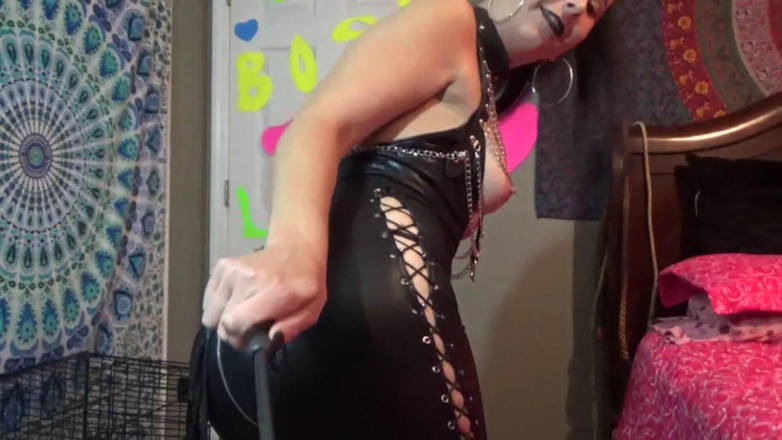 Femdom Austria: Solo mistress wearing latex shows her tits while talking dirty