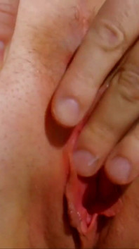 Squirt all'aperto con una scopata dura per la ragazza dal culo grosso