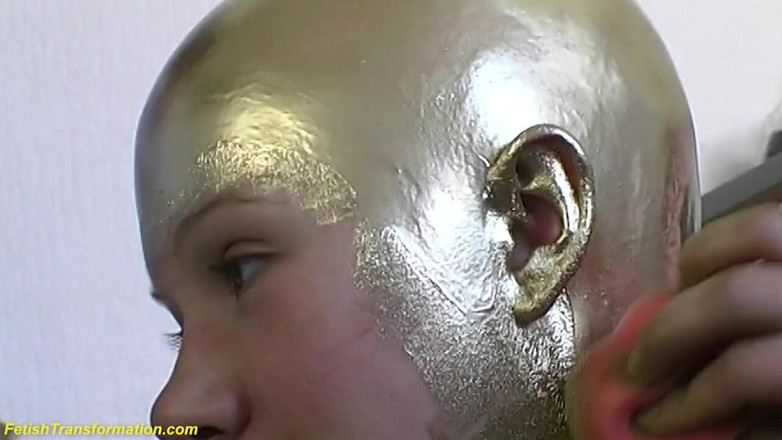 Fetish Islands: Prawdziwy elastyczny contortionist zostaje namalowany na złoto