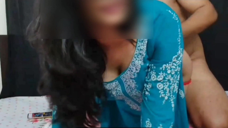 Hemant sarita: Seks keras dengan awek seksi di rumah