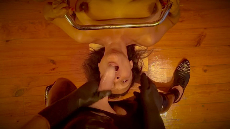 Twisted Nymphs: Nimfo bertato - dr feelgood - bagian 3