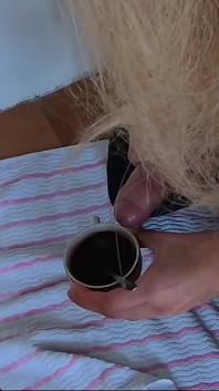 อยากได้กาแฟไหม? ให้กูแตกพุ่งใส่เลย
