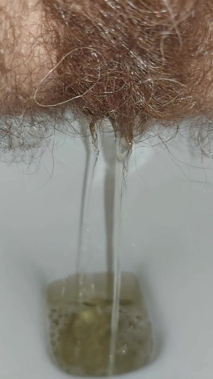 GinnaGg: Femme, Douche Dorée, Urine Poilue