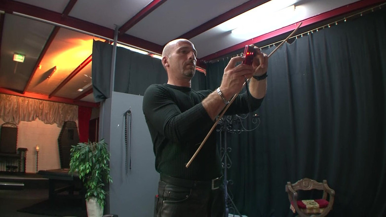 Absolute BDSM: BDSM - openbare vernedering voor anale mond gesnoerd slavin