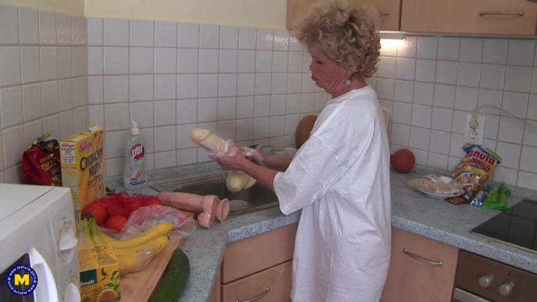 Mature NL: To je lepší než péro, aby uspokojilo ženu