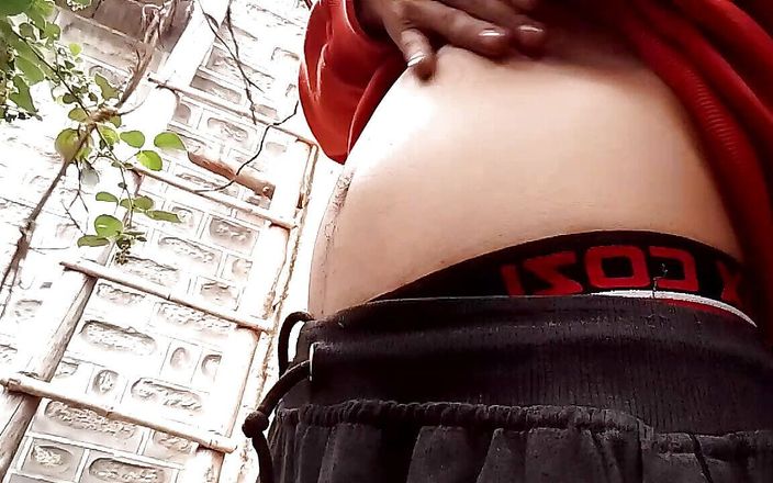 Gangbang straight: Đi tiểu đầy sữa trong con cu của tôi