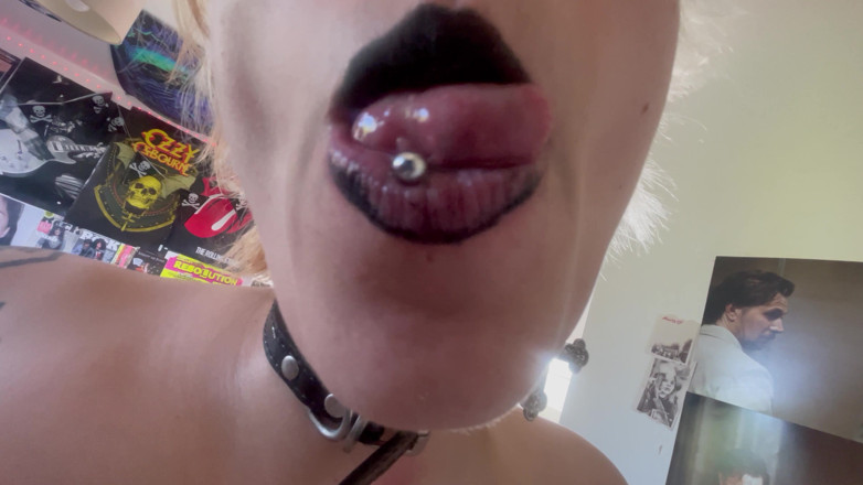Glitterqueen1999: Tour de la bouche, rouge à lèvres noir, gothique