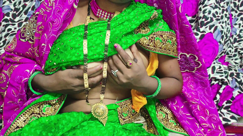 Bangala bhabhi: Desi vesnická bhabhi hladová dívka sex