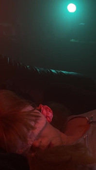 Muayene Oldum Ve Gece Yarısı Yüze Boşalma