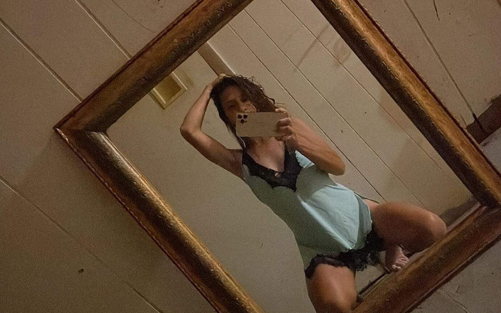 Scarlett6916: 吮吸假阳具想要鸡巴