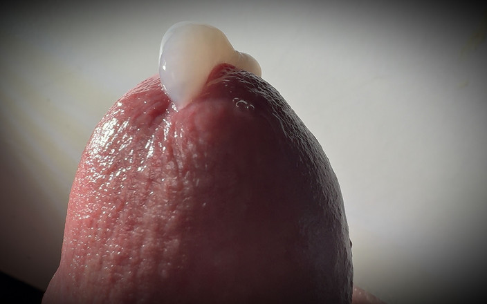 Leonardo-1974: Penis druipt