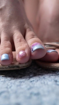 Giantess Feet Are in Tiny City! Will the Tiny Disappear?