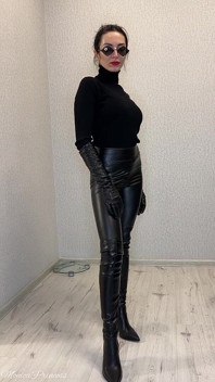 Mistress in Leather, Humiliation, Sph