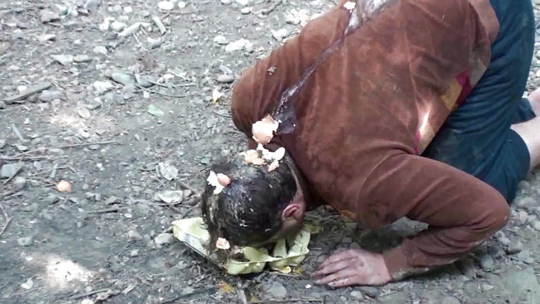 Femdom Austria: Menghinakan hamba ini di luar