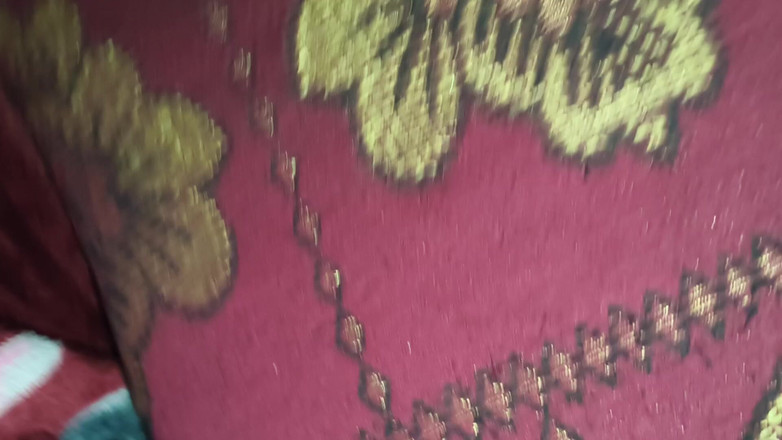 Deadline finger: Hintli yengenin götü Hintli tarzında sikiliyor