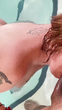 Sex privat cu tipul de la piscină