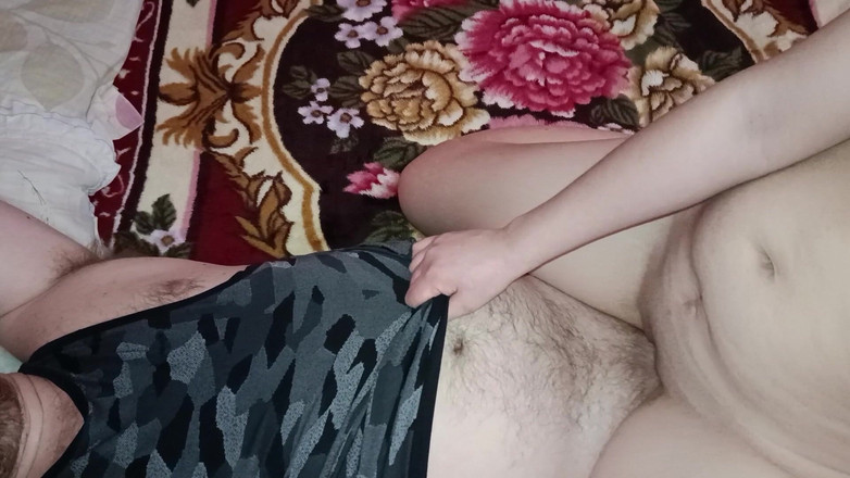 OniSoi: Twoja napalona macocha jest w twoim łóżku