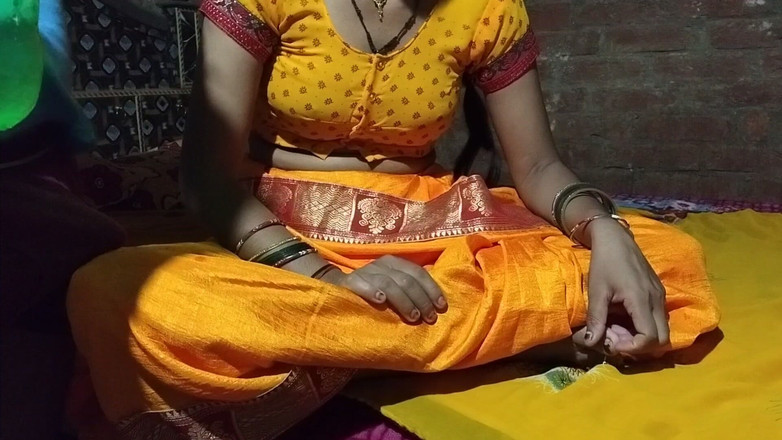 Priya Sena: 性感人妻性爱视频