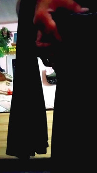 Indian Gay Crossdresser Gaurisissy presarea sânii ei mari în Balck Sari XXX sex