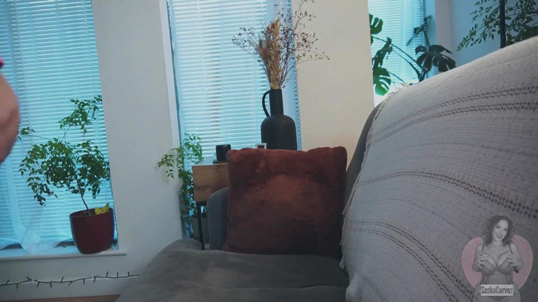 Sasha Curves: Step-mommy and the Love Potion