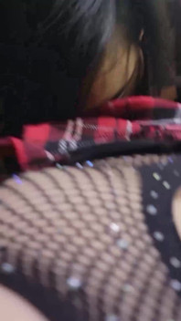 Due Femminucce Scopano Un Uomo Tatuato