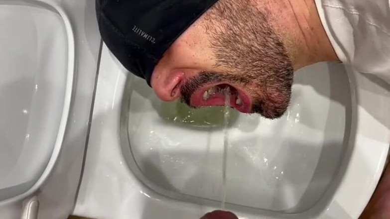 deeptx1: Alfa samec šuká moje hrdlo a chčije mi na obličej