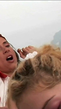 Dottore piscio - la giovane ragazza Sarah Sweet riceve un'urinoterapia hardcore dal dottore Piss