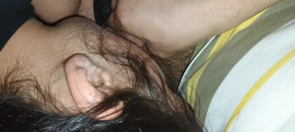 Ionut899: Üvey Baba Bana Oral Seks Yapıyor Ve Bütün Gün Beni...