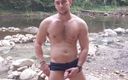 Michael Ragnar: 自然温泉裸照和短视频自慰