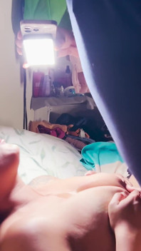 น้องสาวต่างมารดาของฉันยืมหัวนมให้ฉันเพื่อให้ฉันฉีดน้ำนมเต็มๆ