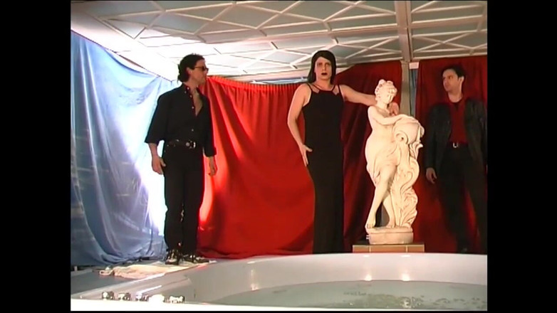 NASTY AMATEUR - Pornstar for a day: Alex E Il Suo Stronzo Combo