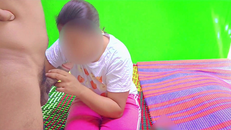 Fuckkkker: Step Sisy xem video gợi cảm trên điện thoại di động