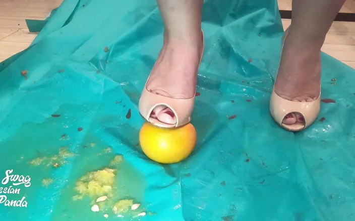 Swag Russian Panda: Tomato and orange foot crushing session