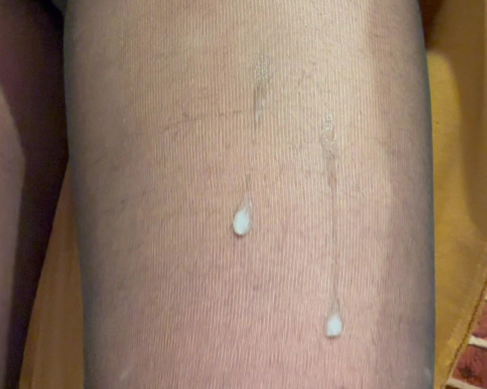 Mento: Men in pantyhose sheer tights