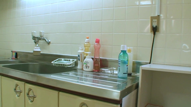 Japan Lust: L'ha presa a pecorina proprio in cucina