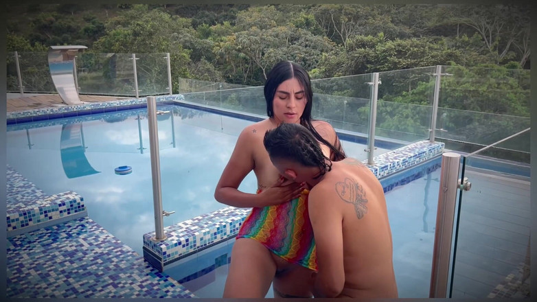 MelaniRincon: Aku dientot habis-habisan sama karyawan ayah tiriku di kolam renang